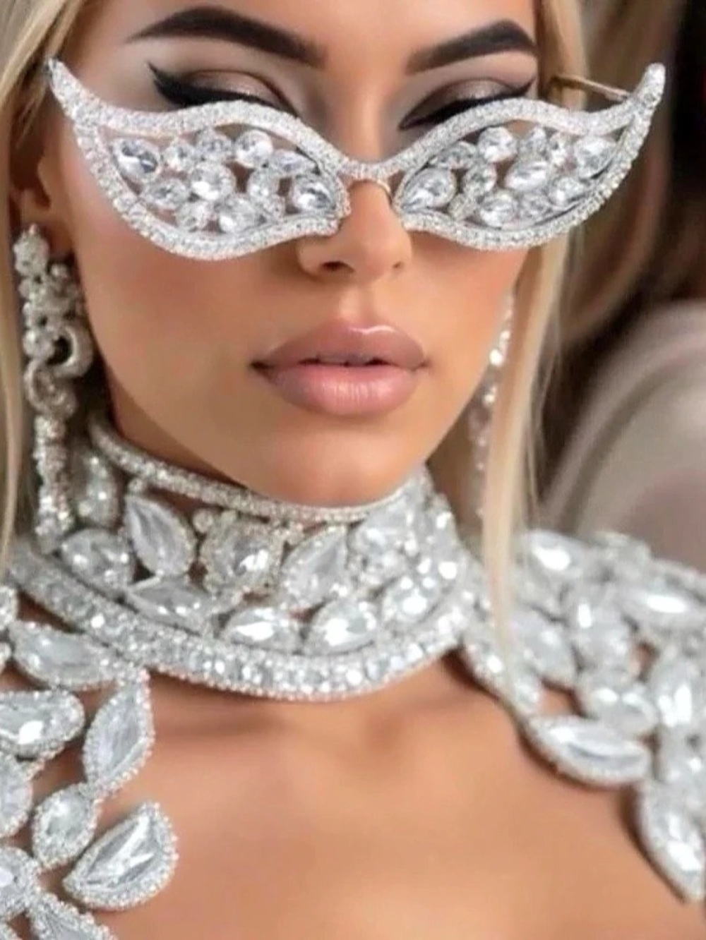 Rhinestone Masquerade Mask in Silver